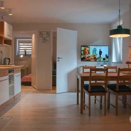 Noclegi "Boczna 5A" Apartamenty Goscinne Szczawno-Zdroj Ngoại thất bức ảnh
