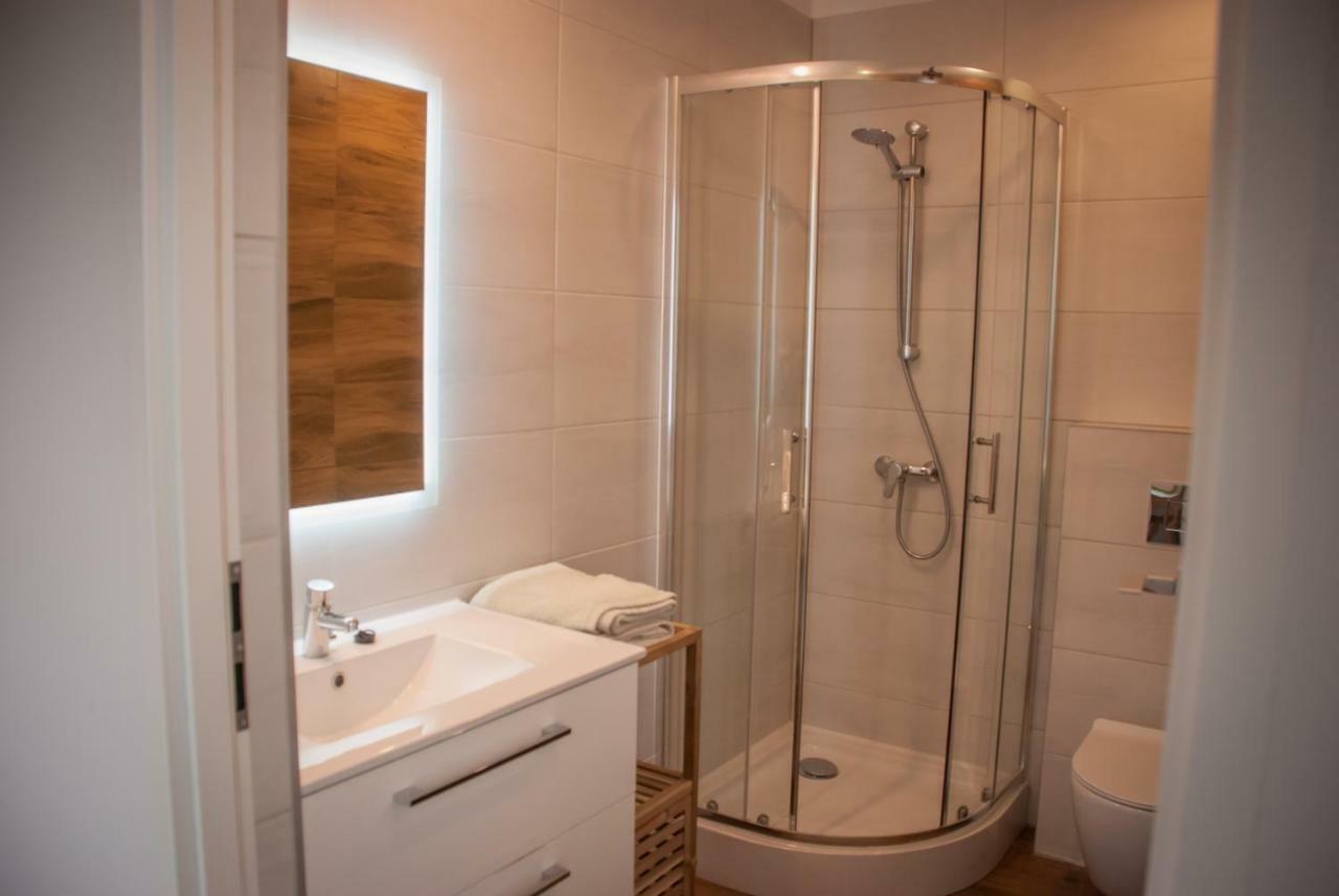 Noclegi "Boczna 5A" Apartamenty Goscinne Szczawno-Zdroj Ngoại thất bức ảnh