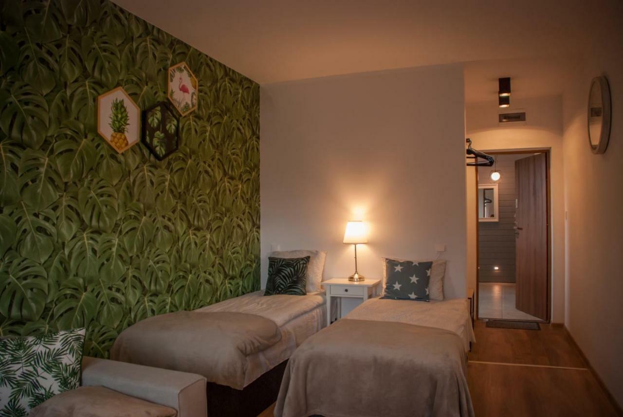 Noclegi "Boczna 5A" Apartamenty Goscinne Szczawno-Zdroj Ngoại thất bức ảnh