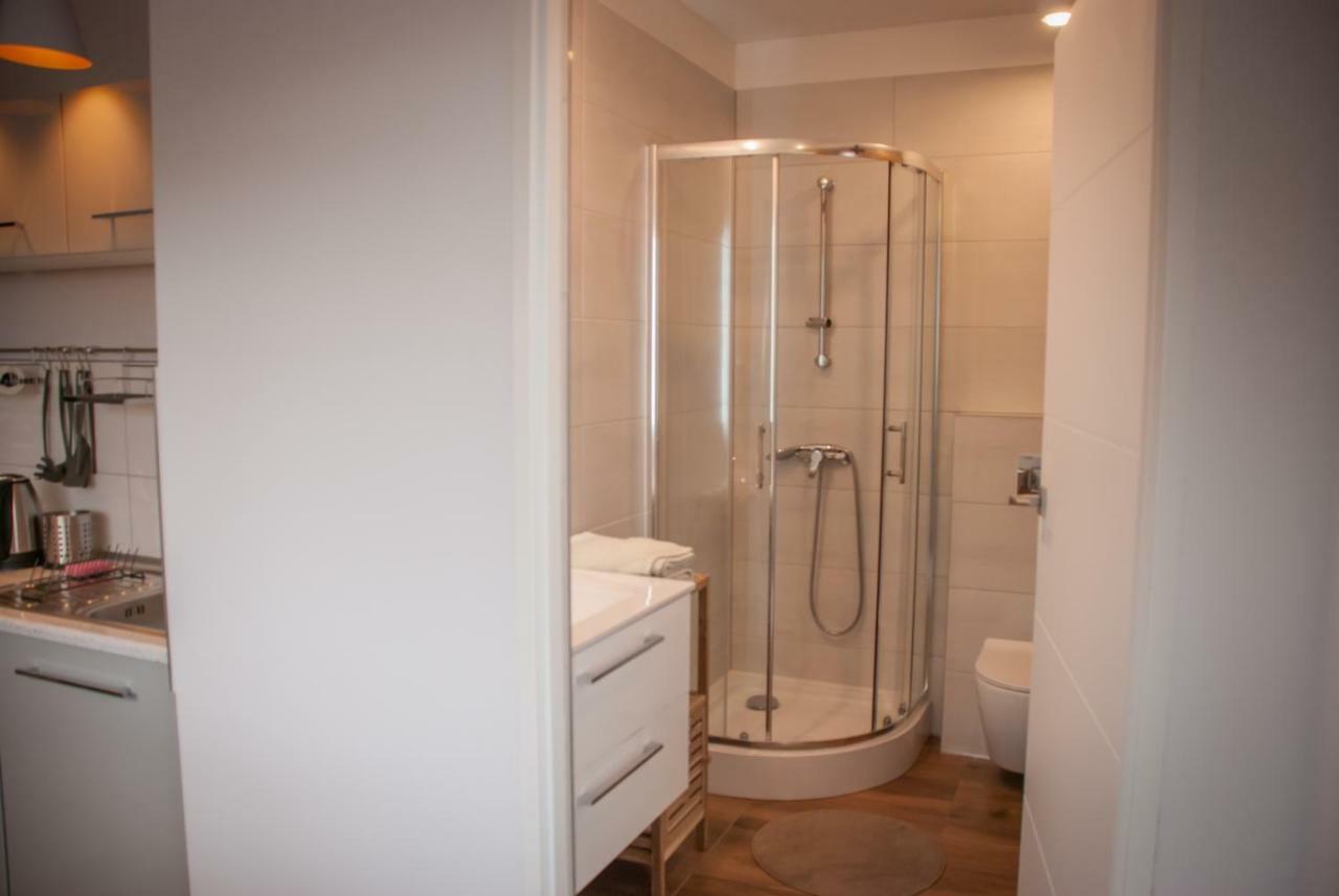 Noclegi "Boczna 5A" Apartamenty Goscinne Szczawno-Zdroj Ngoại thất bức ảnh