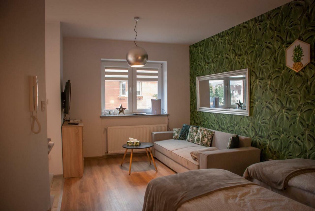 Noclegi "Boczna 5A" Apartamenty Goscinne Szczawno-Zdroj Ngoại thất bức ảnh