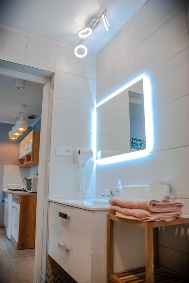 Noclegi "Boczna 5A" Apartamenty Goscinne Szczawno-Zdroj Ngoại thất bức ảnh