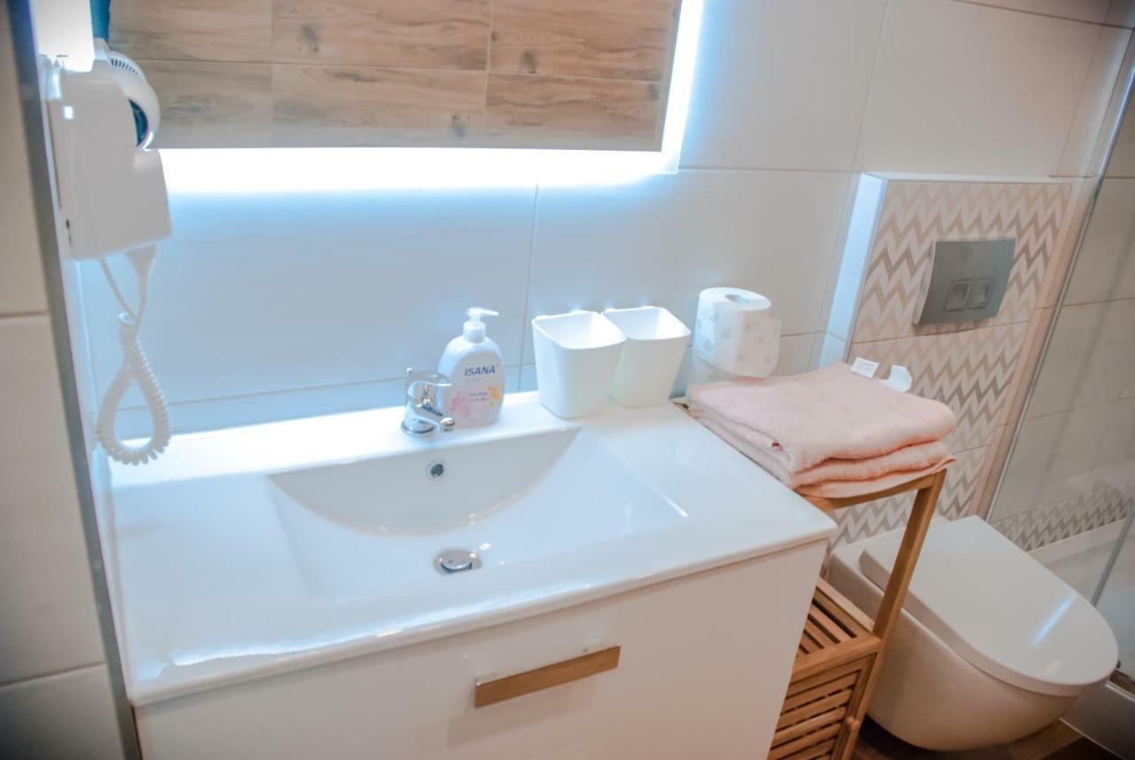 Noclegi "Boczna 5A" Apartamenty Goscinne Szczawno-Zdroj Ngoại thất bức ảnh