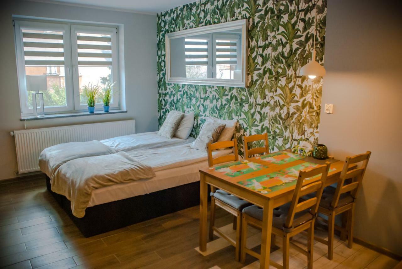 Noclegi "Boczna 5A" Apartamenty Goscinne Szczawno-Zdroj Ngoại thất bức ảnh