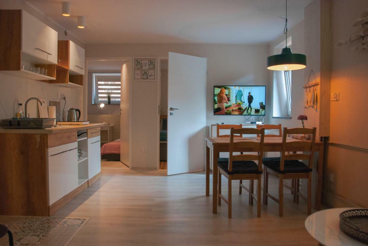 Noclegi "Boczna 5A" Apartamenty Goscinne Szczawno-Zdroj Ngoại thất bức ảnh