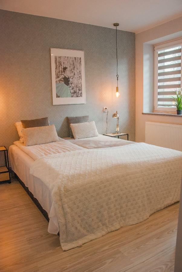 Noclegi "Boczna 5A" Apartamenty Goscinne Szczawno-Zdroj Ngoại thất bức ảnh